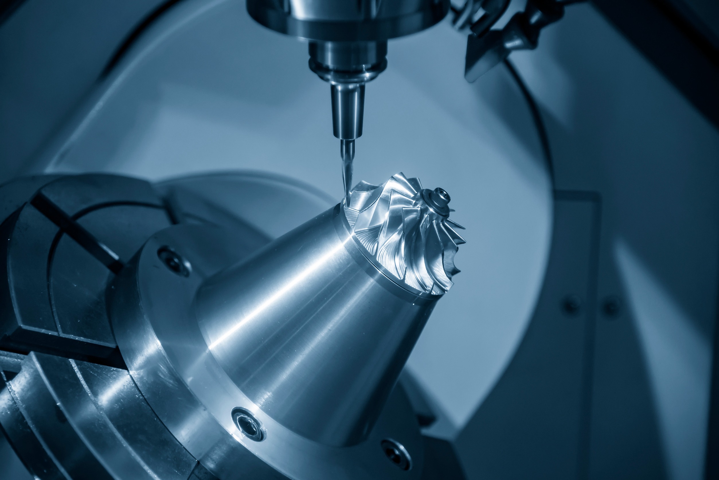 Quels facteurs déterminent le coût de fabrication d’une pièce